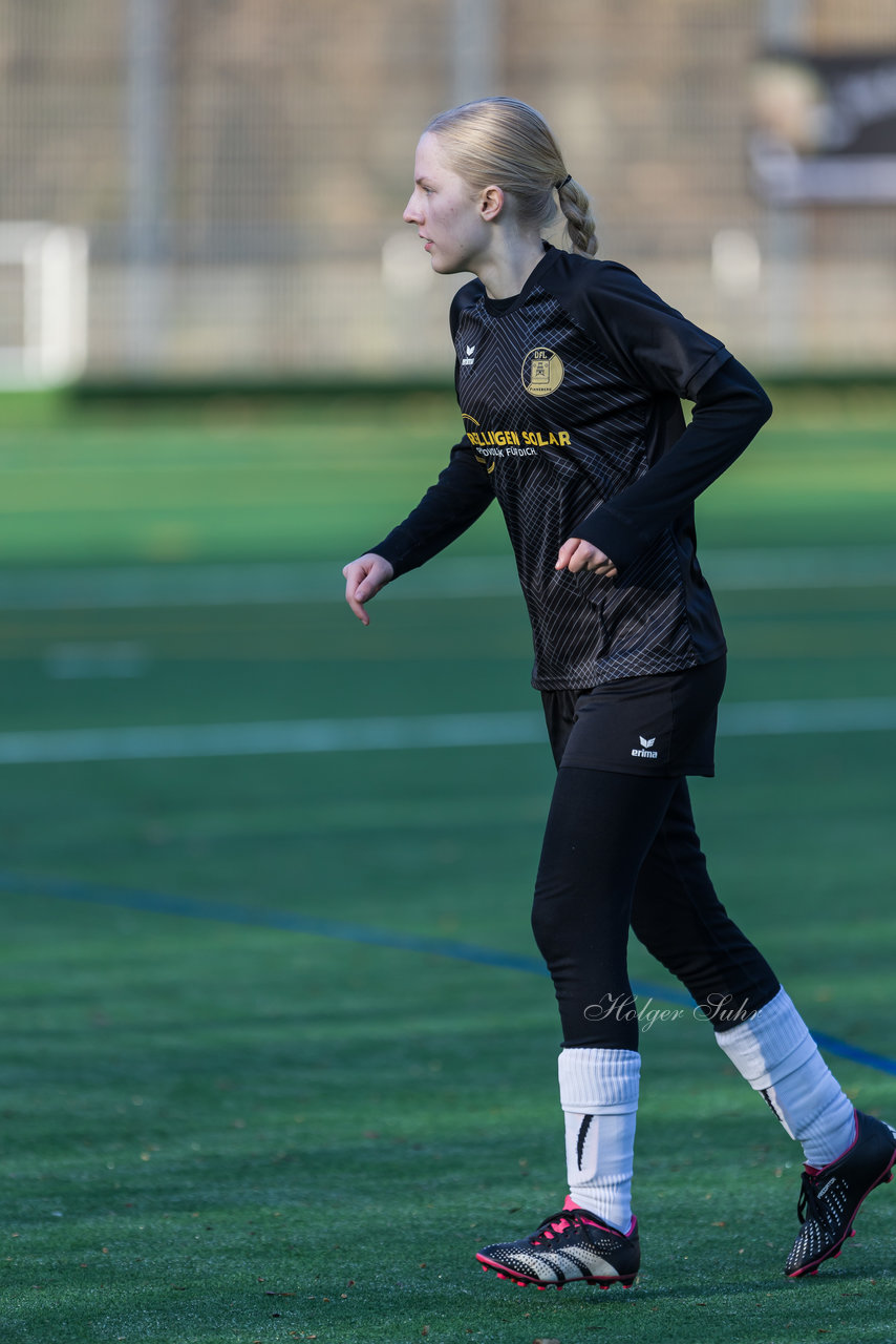 Bild 378 - wBJ VfL Pinneberg2 - Eimsbuttler TV 3 : Ergebnis: 5:0